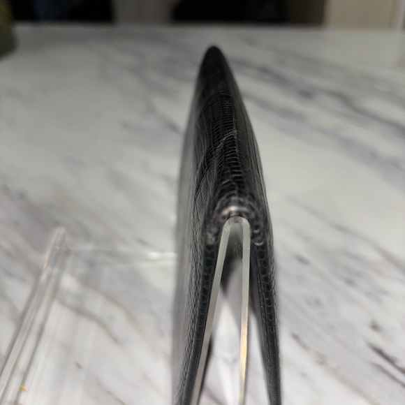 Bloomingdale’s Lizard embossed leather wallet. - Picture 8 of 9